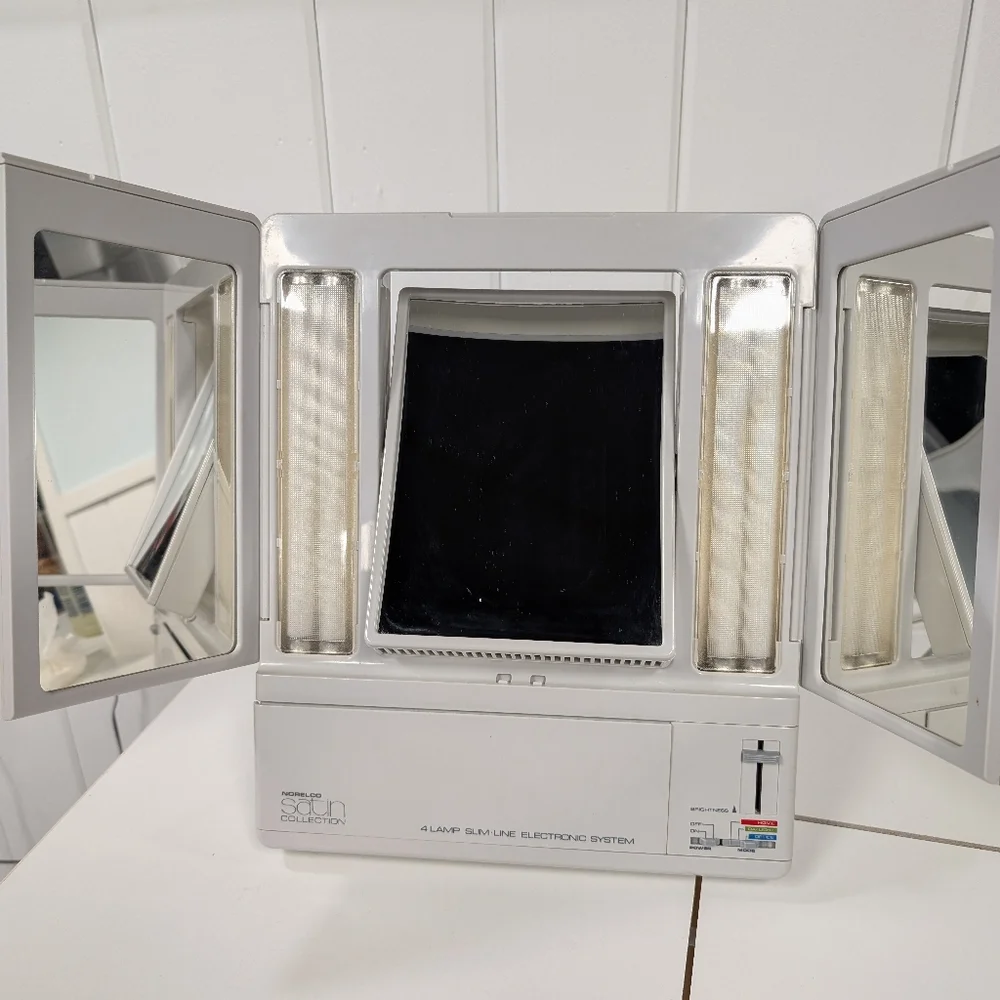 VTG Norelco Satin Collection 4 Lamp Slim Line Electronic System Mirror